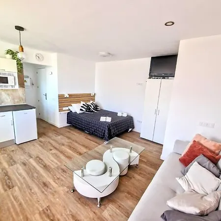 Moderno Loft Cerca De La Playa. *