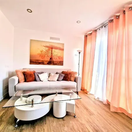 Moderno Loft Cerca De La Playa. Apartman *
