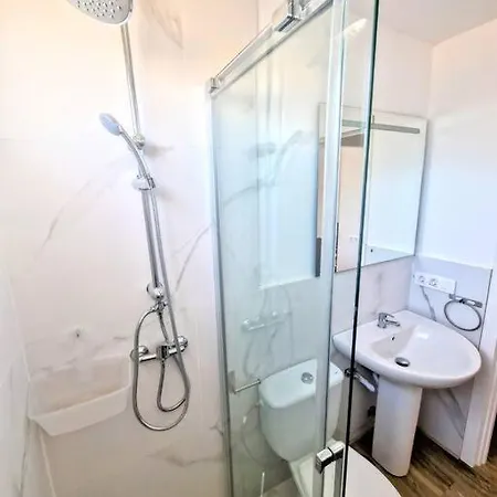 Moderno Loft Cerca De La Playa. Apartman *
