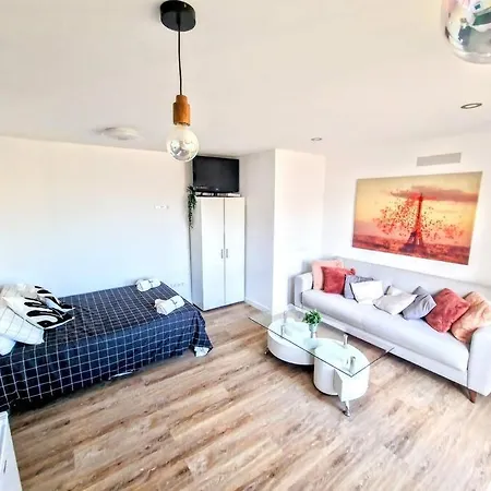 Moderno Loft Cerca De La Playa. Apartman